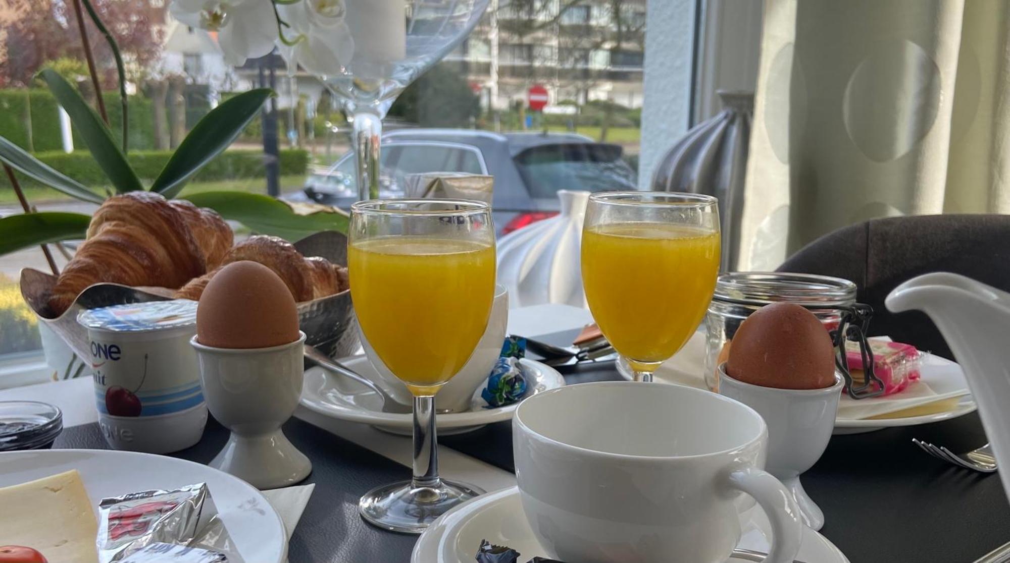 Hotel Les Arcades Knokke-Heist Bagian luar foto