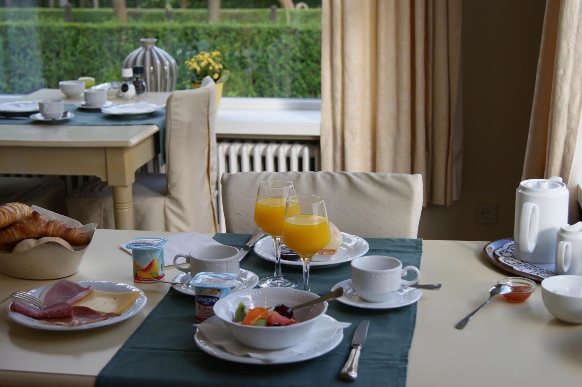 Hotel Les Arcades Knokke-Heist Bagian luar foto