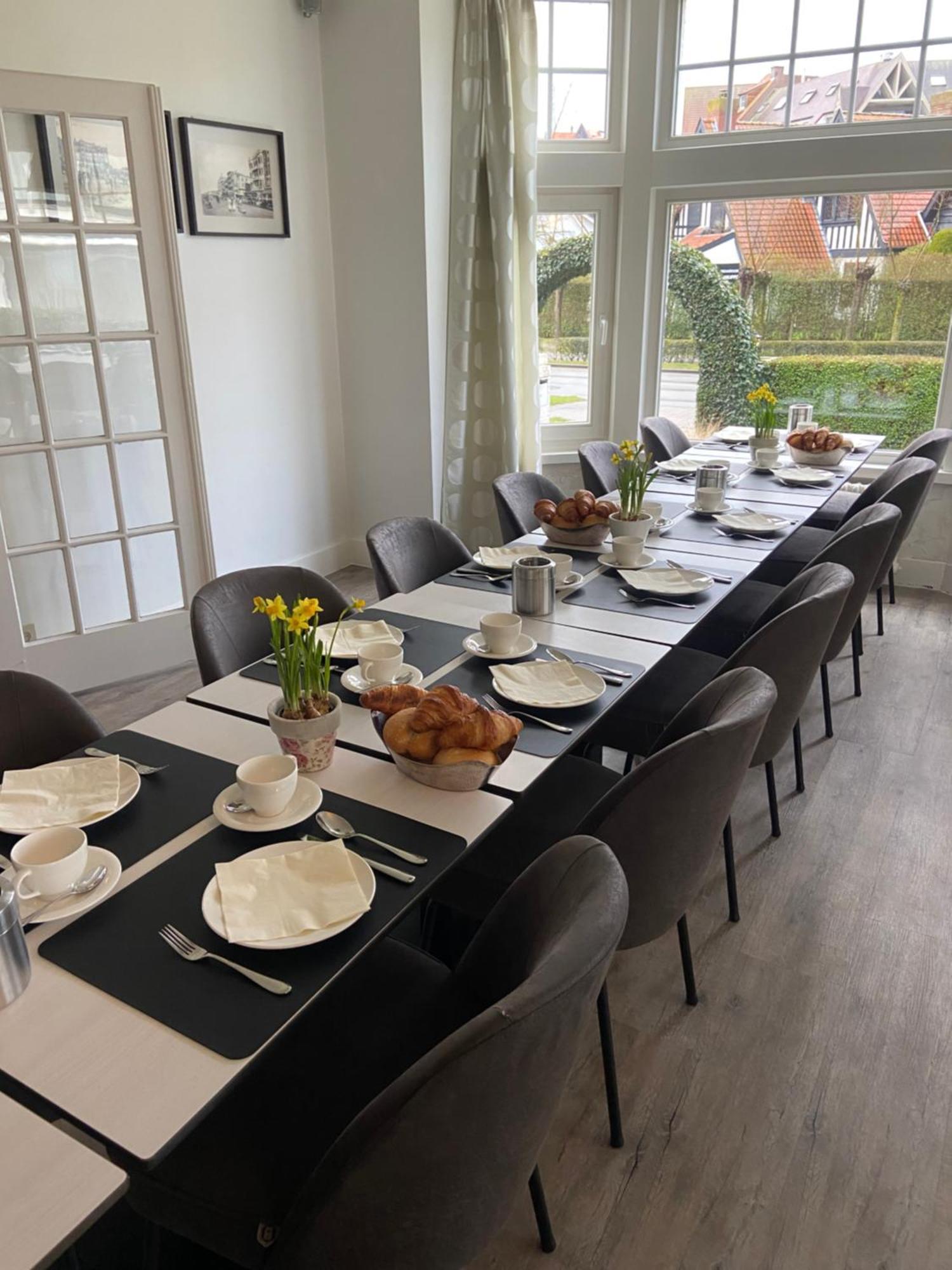 Hotel Les Arcades Knokke-Heist Bagian luar foto